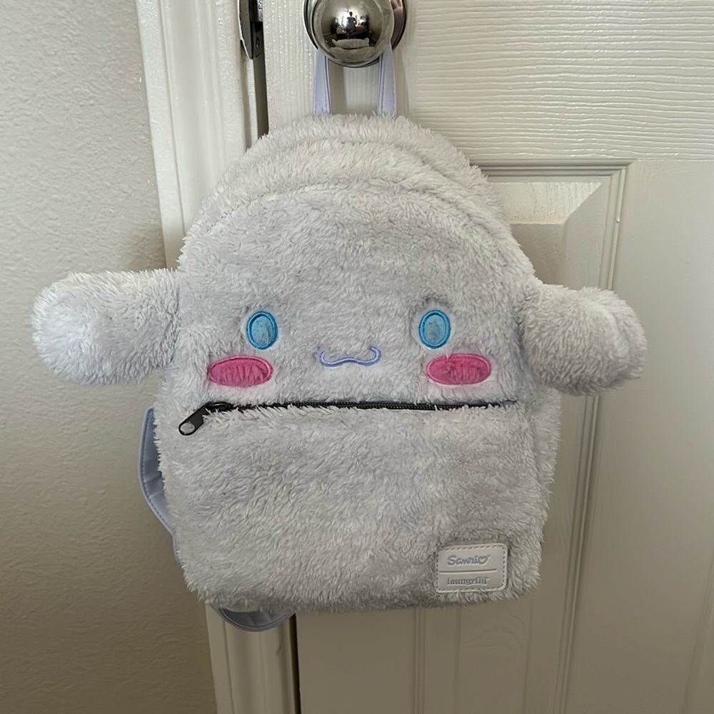 Limited Edition Cinnaroll Loungefly Fuzzy White Backpack - Gently used